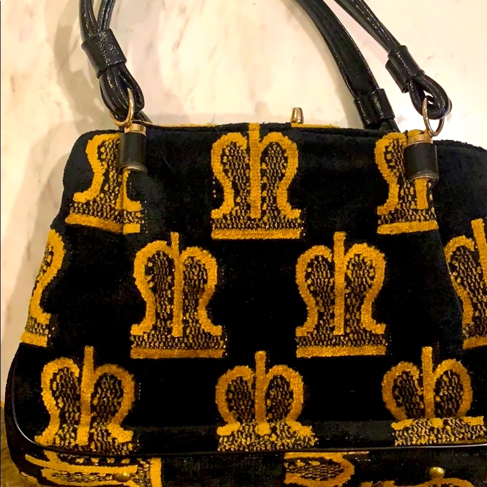 Vintage carpetbagger print handbag